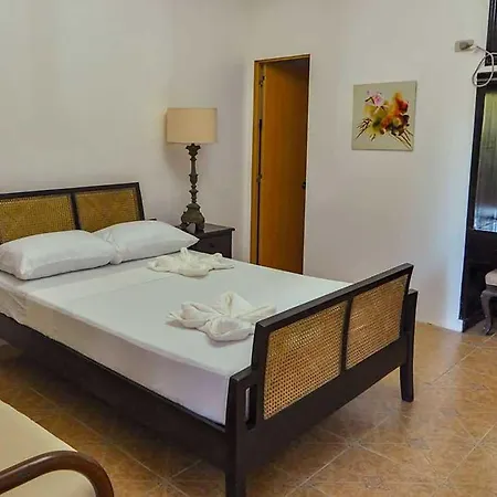 Grand Villa Laguna